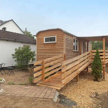 Tiny House *